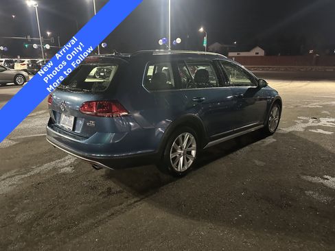 Used 2017 Volkswagen Golf Alltrack SE image 5
