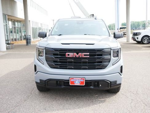 Used 2025 GMC Sierra 1500 Pro w/ Graphite Edition AWD/4WD image 2