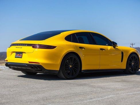 Used 2018 Porsche Panamera 4S image 25