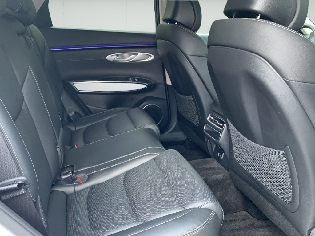 Certified 2026 Genesis GV70 2.5T AWD/4WD image 37
