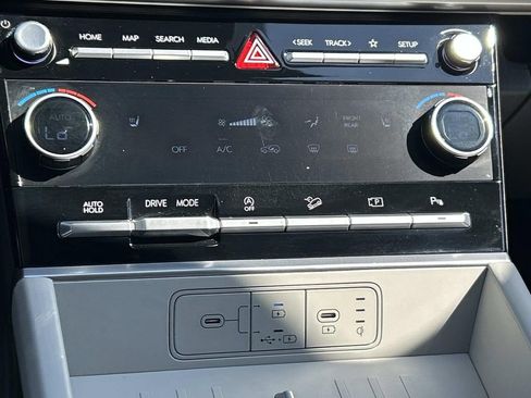 Used 2025 Hyundai Santa Fe SEL FWD image 34