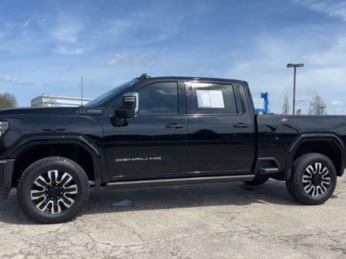 Certified 2025 GMC Sierra 3500 Denali Ultimate AWD/4WD image 5