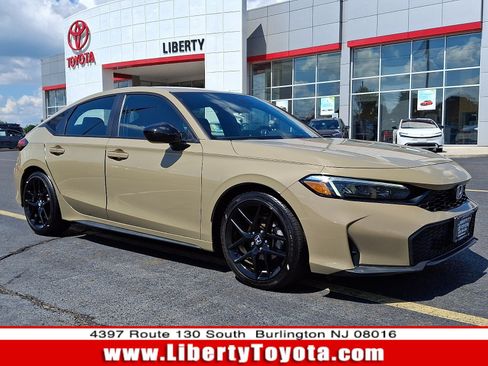 Used 2025 Honda Civic Sport image 1