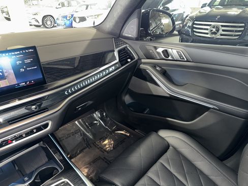 Used 2025 BMW X7 xDrive40i w/ M Sport Package AWD/4WD image 30