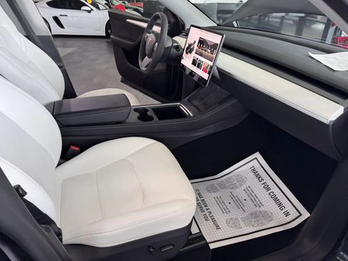 Used 2024 Tesla Model Y Long Range image 12