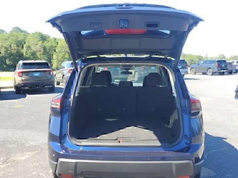 Used 2025 Nissan Rogue SV FWD image 9