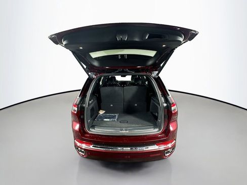 New 2025 Jeep Grand Cherokee L Overland w/ Luxury Tech Group IV image 16