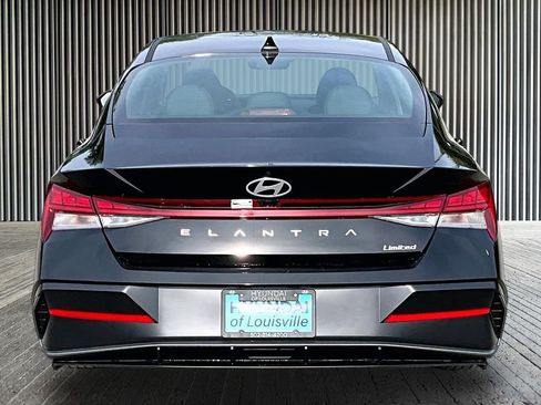 New 2026 Hyundai Elantra Limited FWD image 4