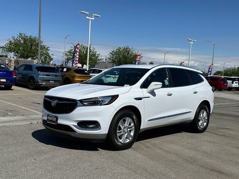 Used 2021 Buick Enclave Essence w/ LPO, Cargo Package FWD image 2