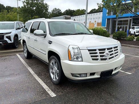 Used 2010 Cadillac Escalade ESV Premium RWD image 8