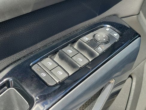 Certified 2024 Nissan Pathfinder SL FWD image 12