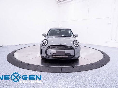 Used 2023 MINI Cooper 2-Door Hardtop image 4
