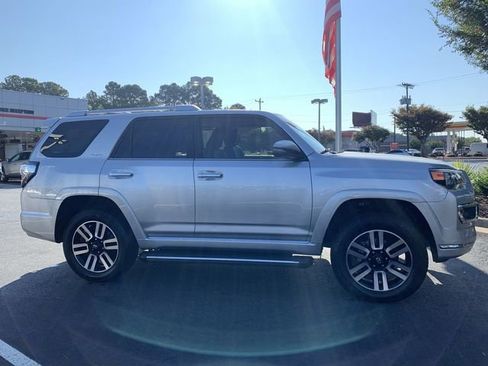 Used 2022 Toyota 4Runner Limited image 9