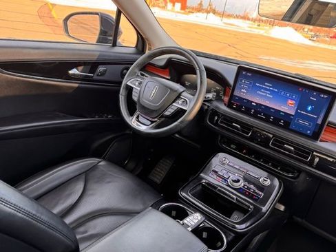 Used 2022 Lincoln Nautilus Reserve w/ Equipment Group 201A image 12