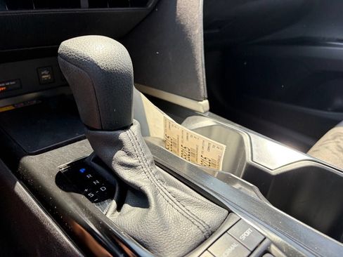 Used 2025 Toyota Camry LE w/ Convenience Package FWD image 7