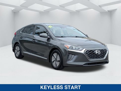 Used 2022 Hyundai Ioniq SE FWD image 3