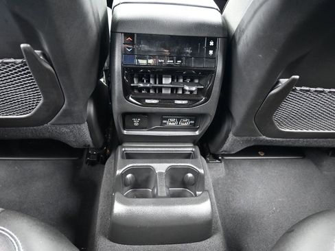 Used 2024 Jeep Grand Cherokee L Altitude image 39