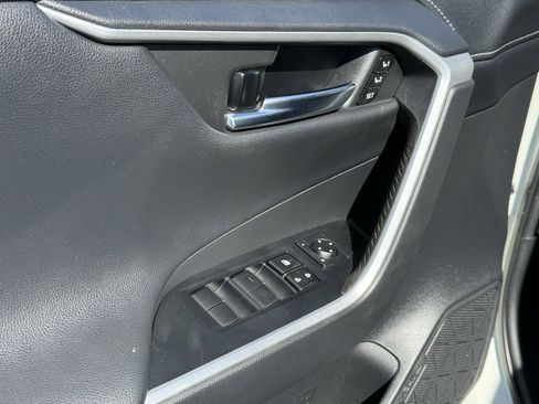 Used 2021 Toyota RAV4 Limited AWD/4WD image 22
