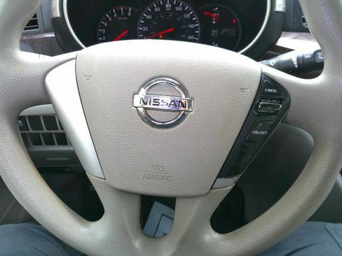 Used 2014 Nissan Quest S image 10