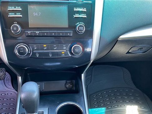 Used 2015 Nissan Altima 2.5 S w/ Power Driver Seat Package FWD image 11