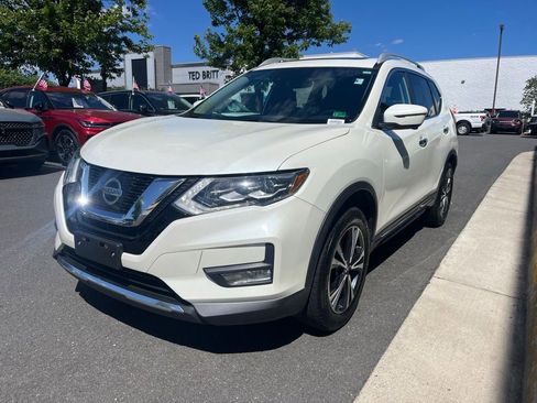 Used 2017 Nissan Rogue SL w/ SL Premium Package AWD/4WD image 3
