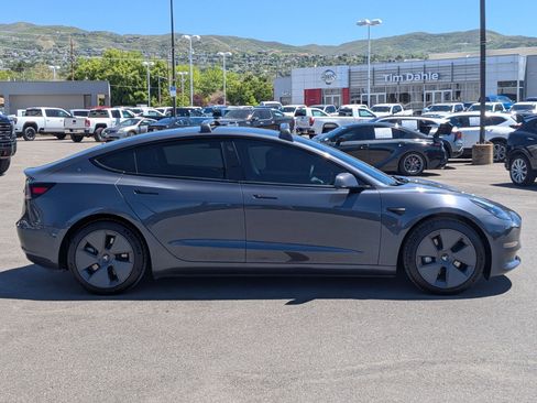 Used 2022 Tesla Model 3 Long Range AWD/4WD image 6