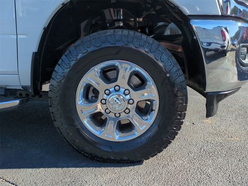 Used 2024 RAM 3500 Big Horn image 11