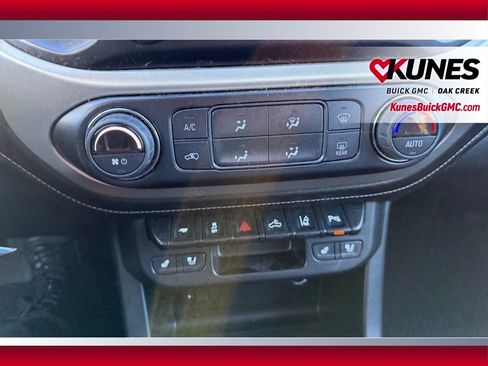 Used 2021 GMC Canyon Denali image 18