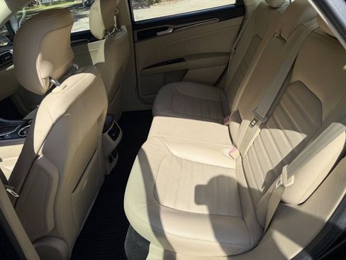 Used 2013 Ford Fusion SE FWD image 16