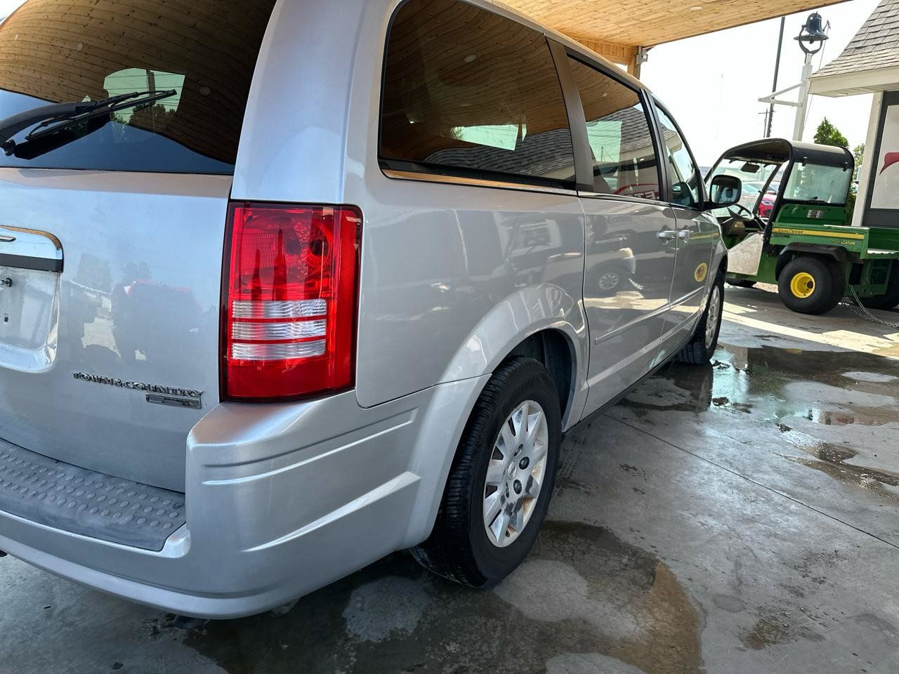 Used 2009 Chrysler Town & Country LX w/ PWR Convenience Group FWD image 15
