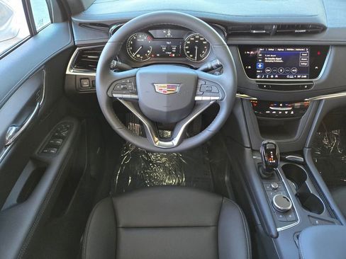 New 2025 Cadillac XT6 Luxury image 26