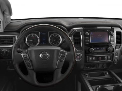 Certified 2017 Nissan Titan Platinum Reserve image 9