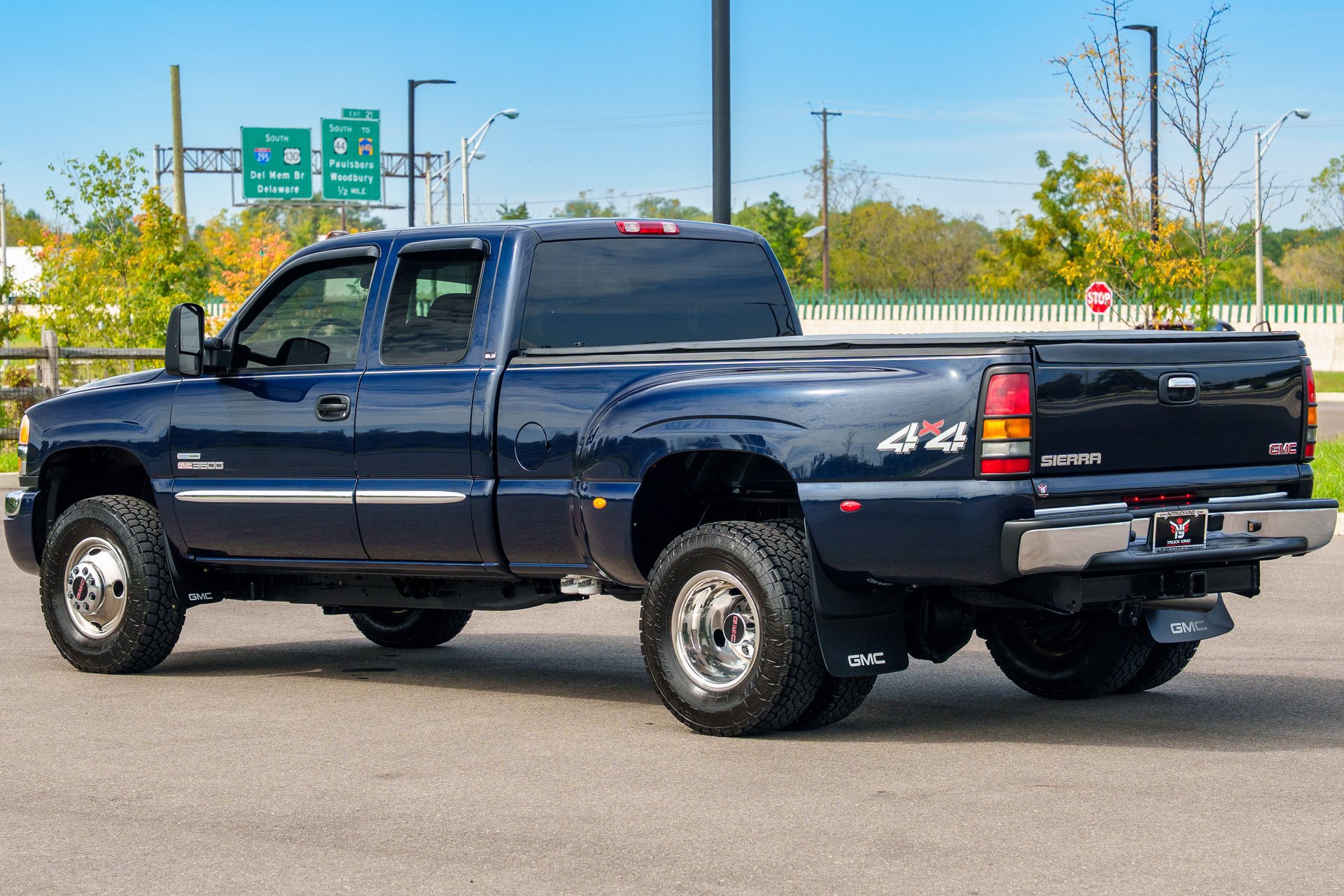 Used 2006 GMC Sierra 3500 SLE w/ Heavy-Duty Power Package AWD/4WD image 13