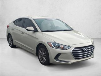 Used 2017 Hyundai Elantra SE video 3