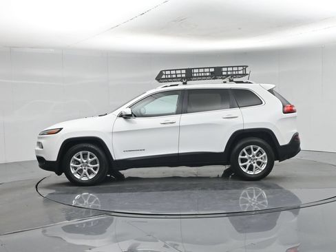 Used 2017 Jeep Cherokee Latitude FWD image 31