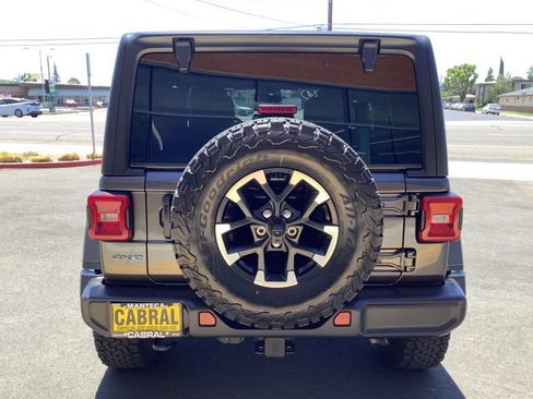 Used 2025 Jeep Wrangler Unlimited Rubicon 4xe w/ Convenience Group AWD/4WD image 28