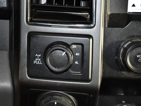 Used 2019 Ford F150 XLT w/ Equipment Group 302A Luxury AWD/4WD image 28