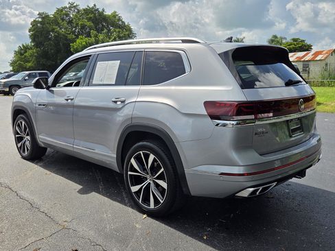 Used 2025 Volkswagen Atlas SEL Premium R-Line AWD/4WD image 3