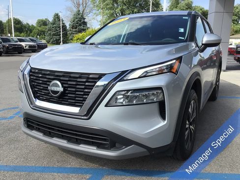 Used 2023 Nissan Rogue SV FWD image 13