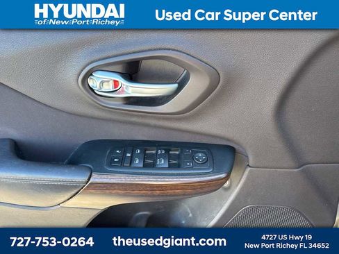 Used 2014 Jeep Cherokee Latitude w/ Comfort/Convenience Group image 10