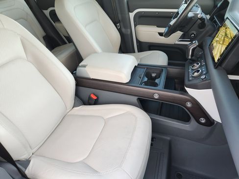 Used 2023 Land Rover Defender 130 First Edition image 13