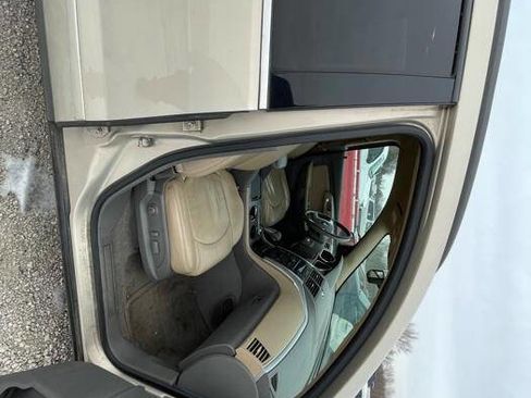 Used 2010 Chevrolet Traverse LT w/ Personal Connectivity Package image 25