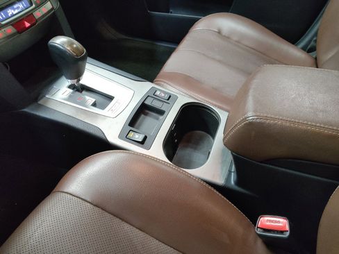 Used 2014 Subaru Outback 2.5i Limited image 26