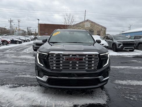 Used 2024 GMC Acadia Denali w/ Super Cruise Package image 2