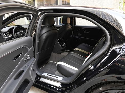 New 2026 Bentley Flying Spur Plug-In Hybrid image 10