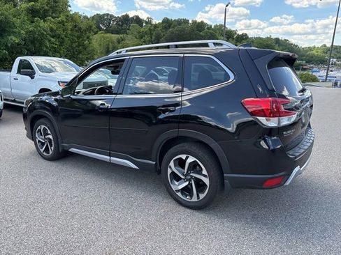 Used 2023 Subaru Forester Touring AWD/4WD image 3