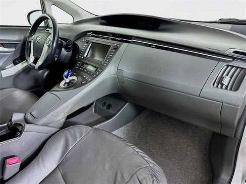 Used 2010 Toyota Prius Five image 30