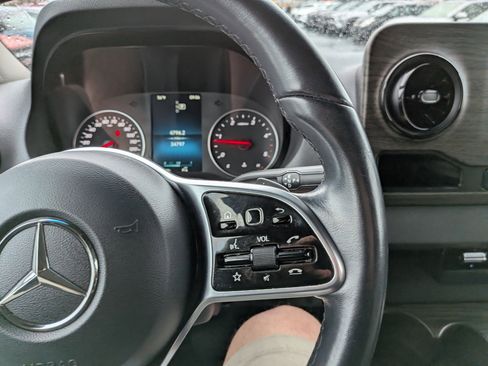 Used 2022 Mercedes-Benz Sprinter 144 Cargo image 21