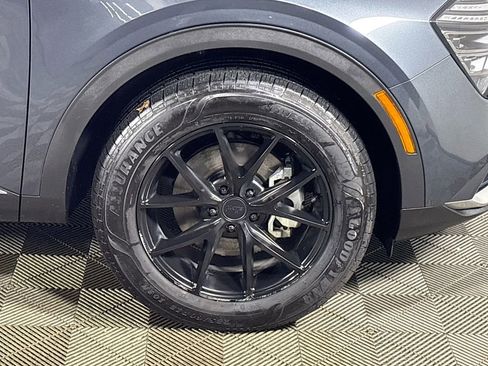 Used 2025 Kia Sportage EX w/ EX Premium Package image 24