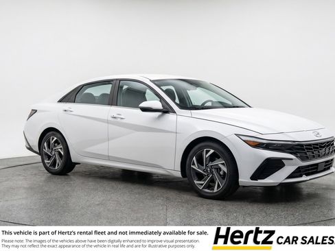 Used 2025 Hyundai Elantra SEL FWD image 1